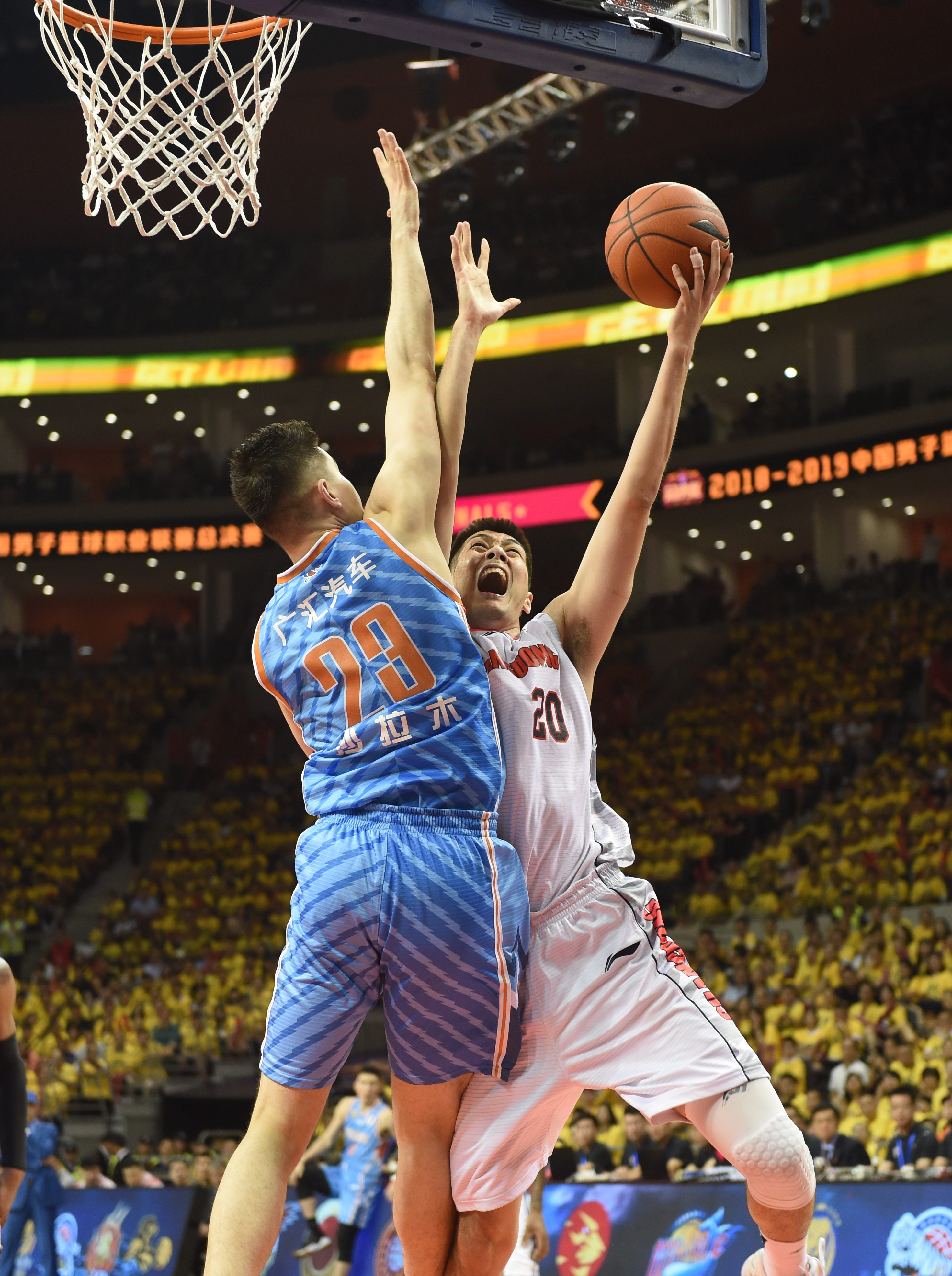 乐鱼体育-太狠了！西亚卡姆与40激战G2分钟新疆广汇今晨复出首秀，今晚里尔伤情更新的简单介绍